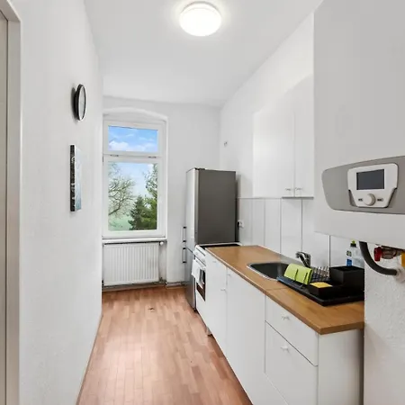 Апартаменты Geraeumige Monteurswohnungen Inkl Parkmoeglichkeiten *