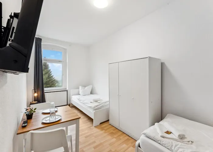 Geraeumige Monteurswohnungen Inkl Parkmoeglichkeiten Apartment Halle (Saale)