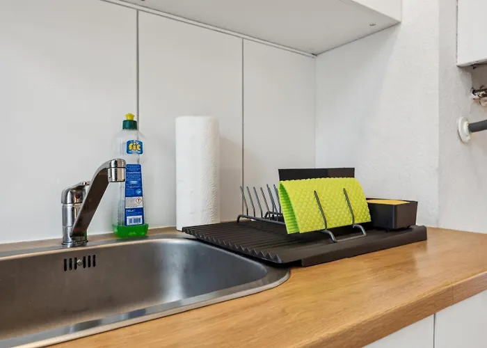 Geraeumige Monteurswohnungen Inkl Parkmoeglichkeiten * Halle (Saale)